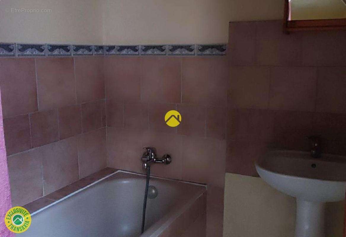 Maison à DUN-SUR-AURON