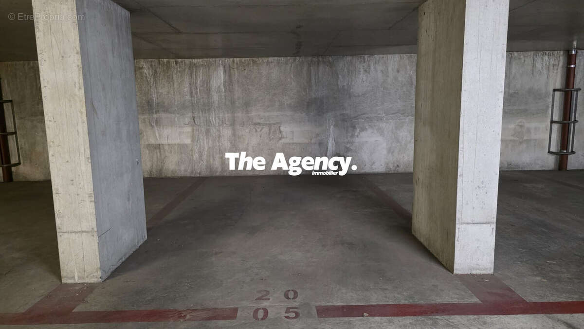 Parking à MARSEILLE-5E