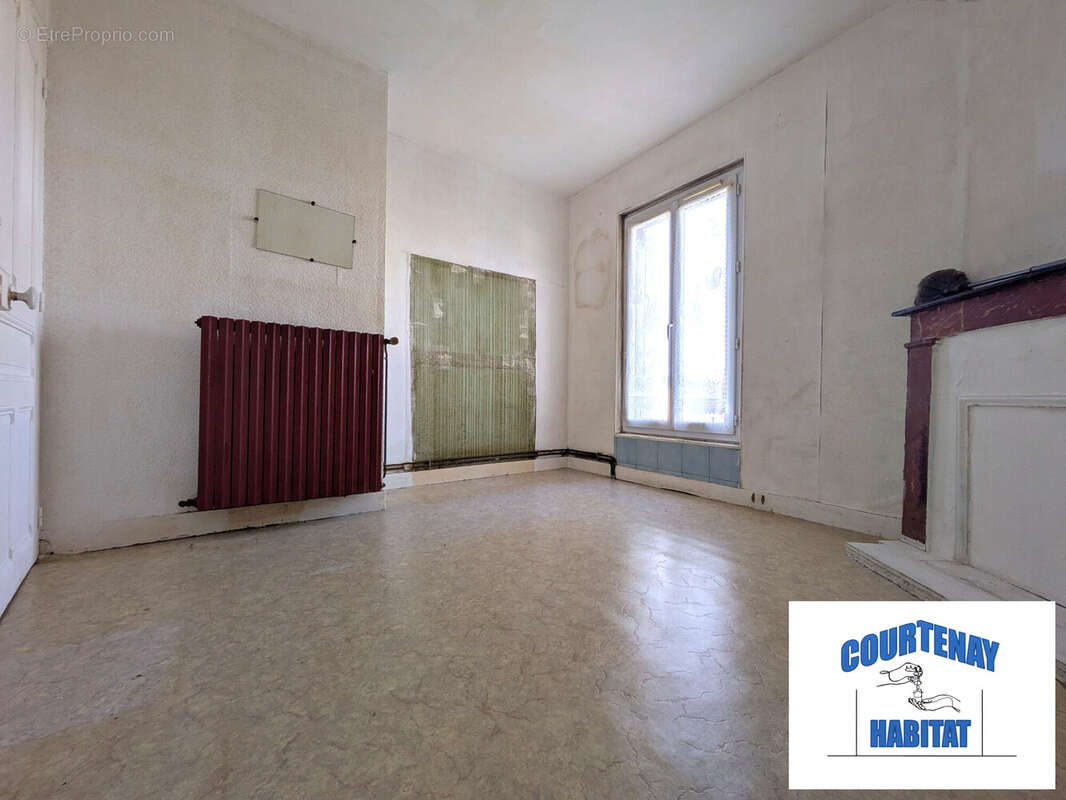 Maison à COURTENAY