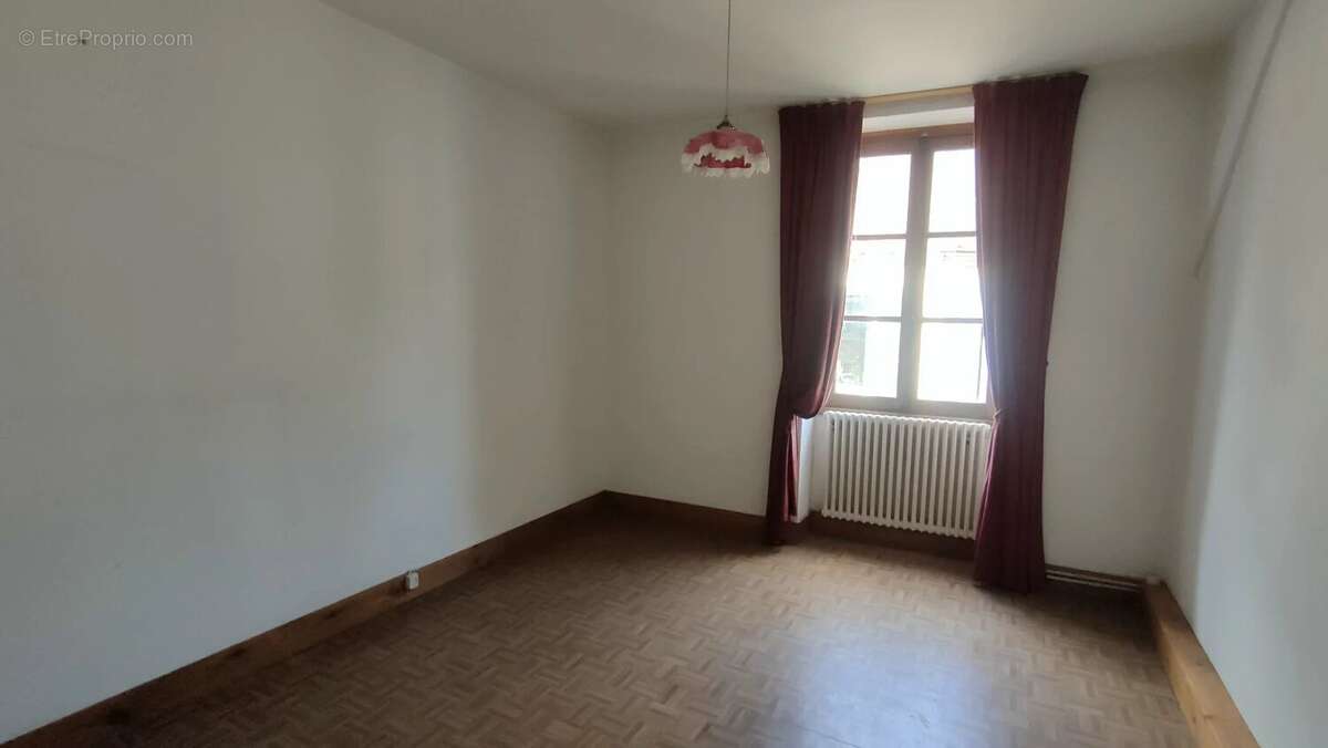 Appartement à CHAROLLES