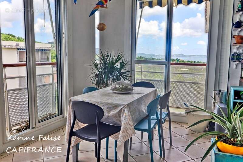 Appartement à SAINTE-LUCE