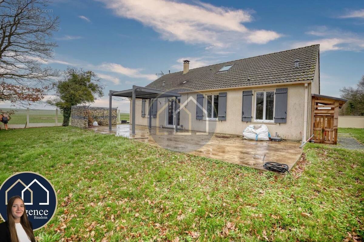 Maison à TREMBLAY-LES-VILLAGES