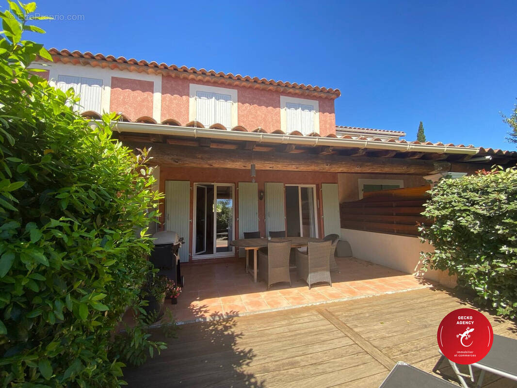 Maison à ROQUEBRUNE-SUR-ARGENS