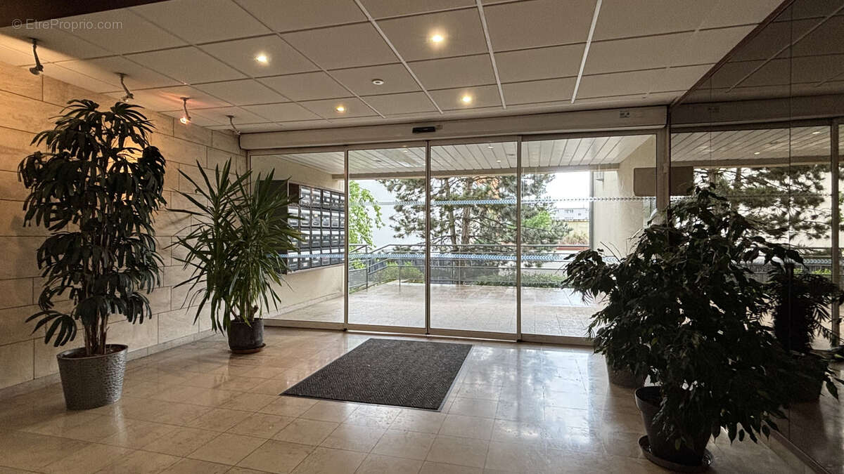 Appartement T2 avec balcon et box privatif - photo 2