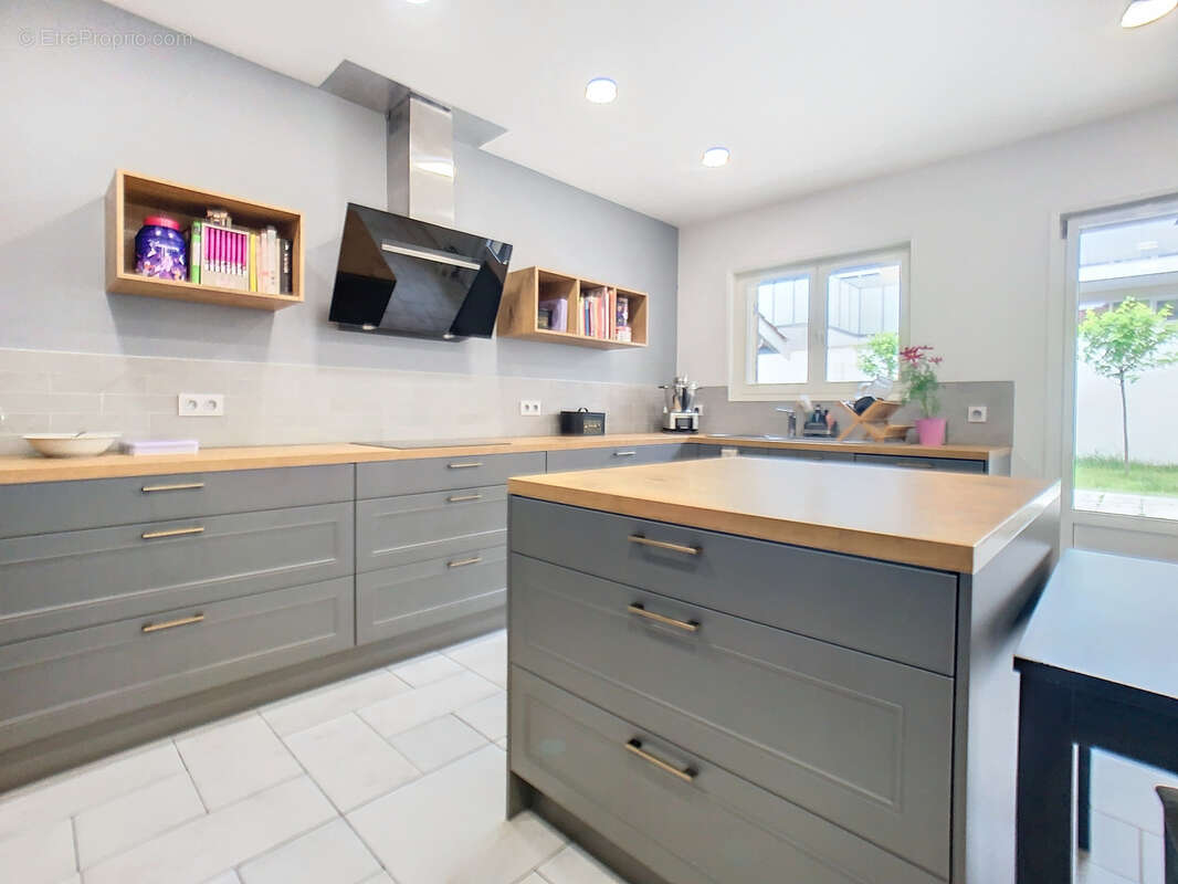 Maison à CHASSE-SUR-RHONE