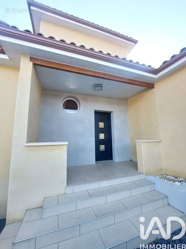 Photo 2 - Maison à OURSBELILLE