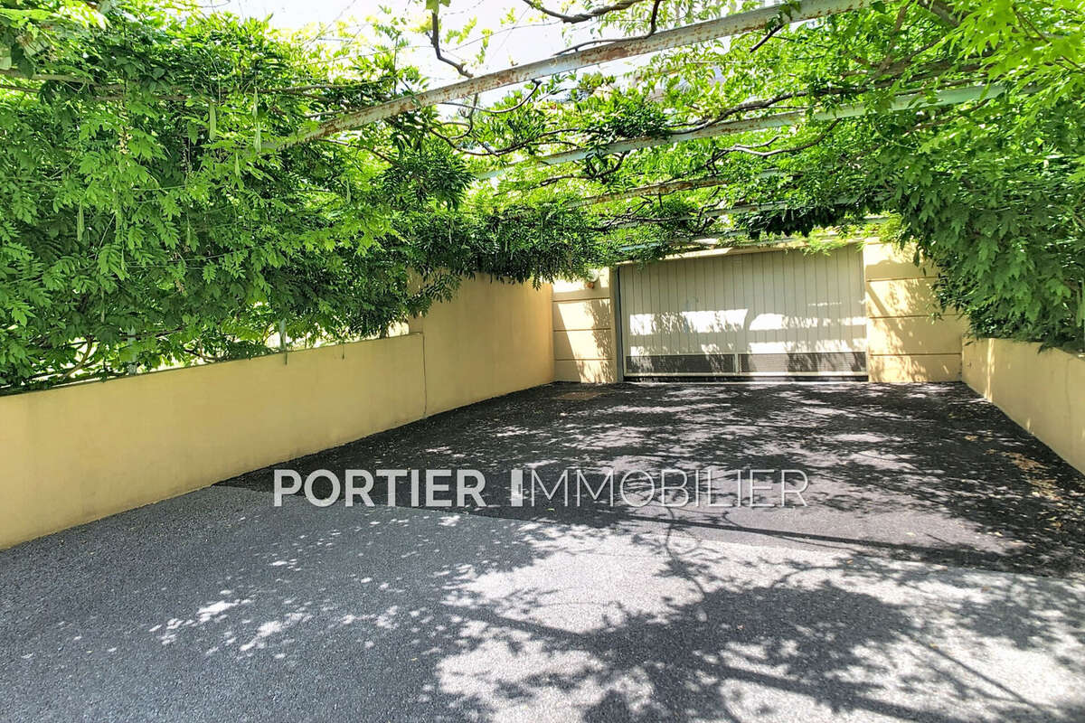 Parking 14 m² à Antibes  - photo 4