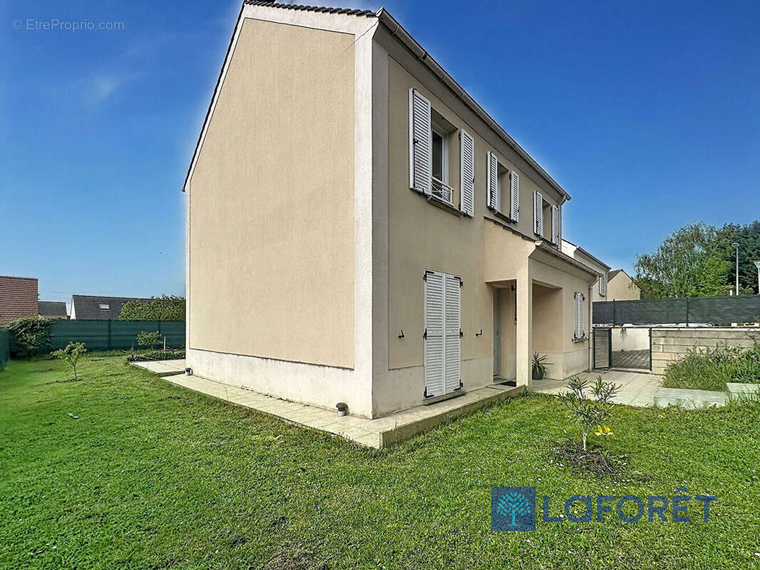 Maison à SAINT-GERMAIN-LES-ARPAJON