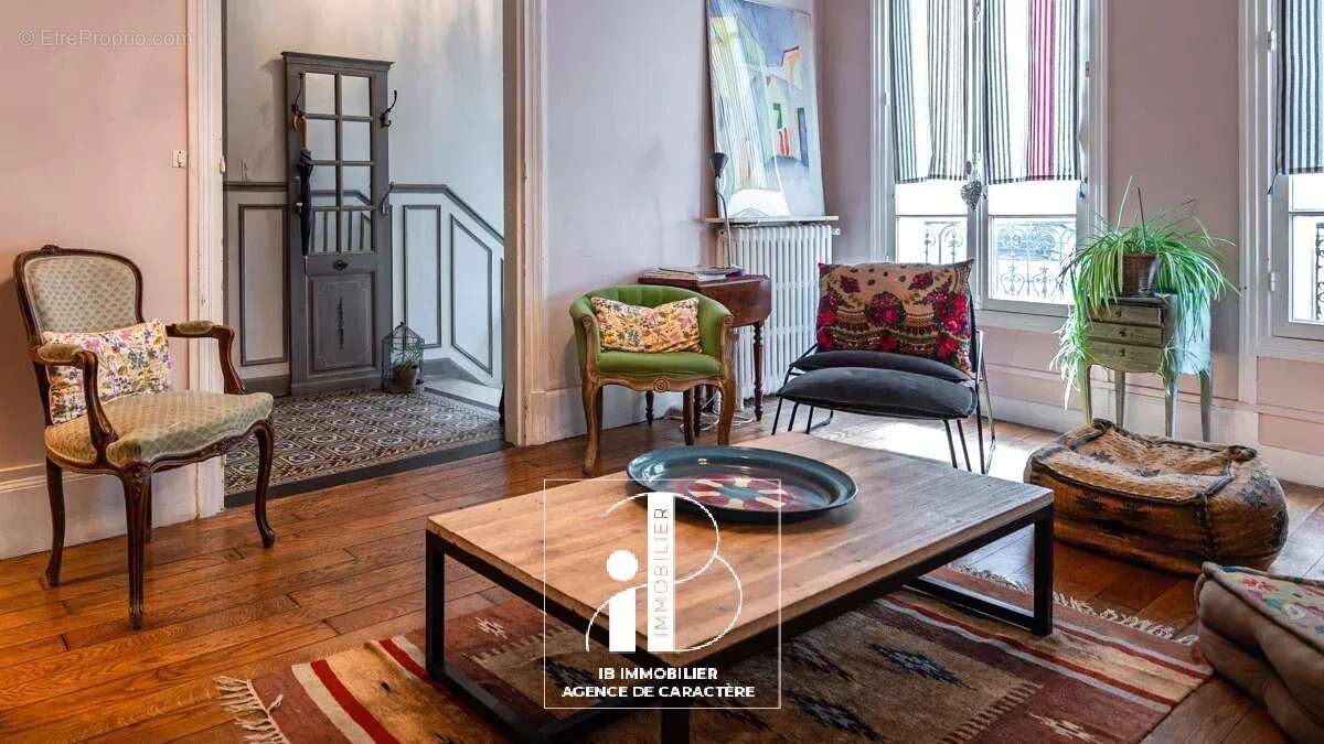 Maison à FONTAINEBLEAU