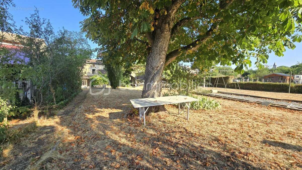Superbe opportunité, maison de bourg à rénover, 4 chambres, grenier aménageable, terrain - photo 15