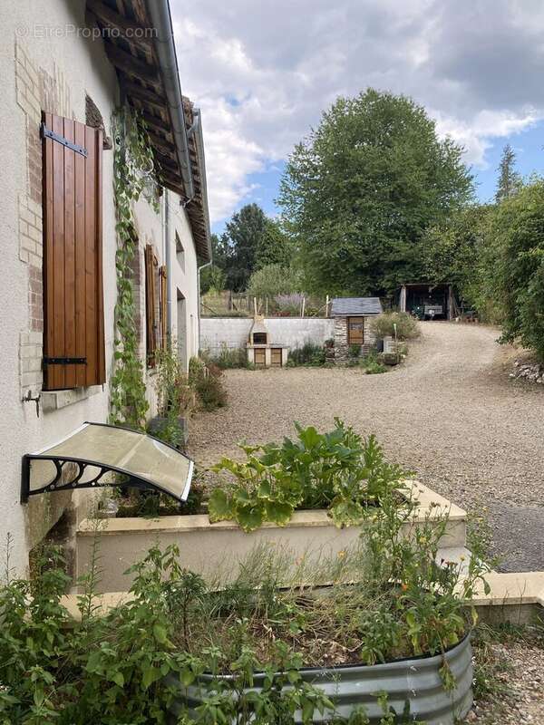 Maison 95 m² à Chateauneuf-La-Foret  - photo 3