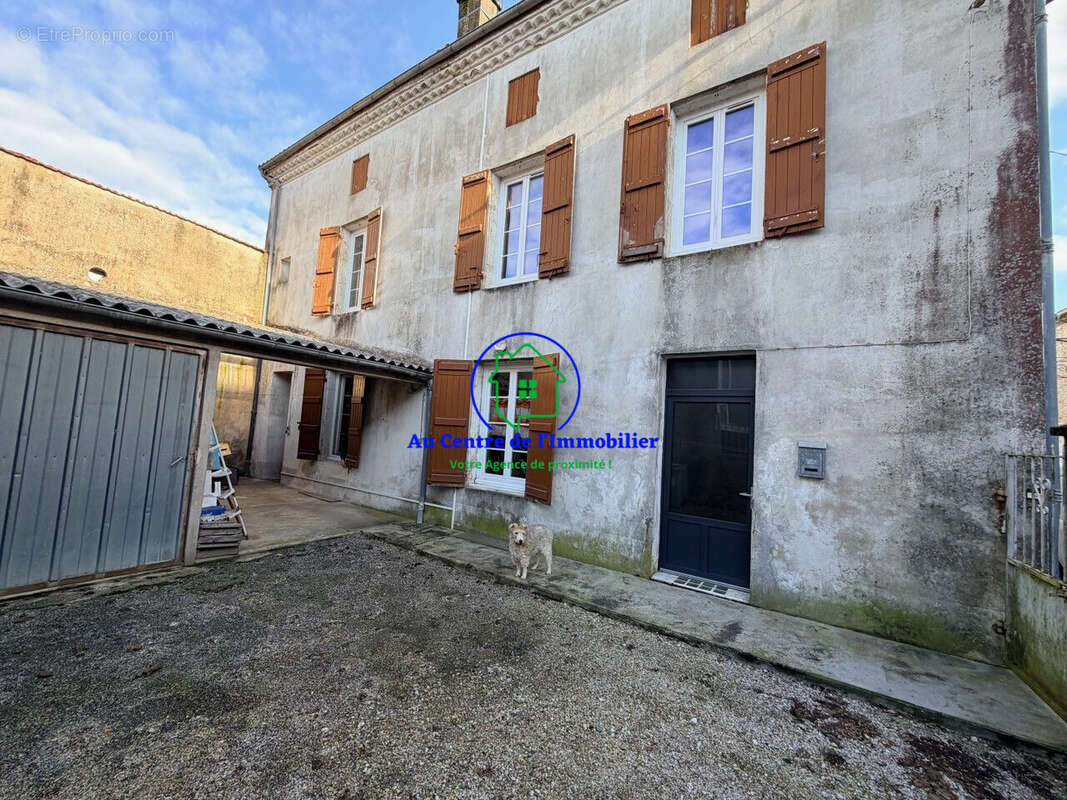 Maison à LAROQUE-TIMBAUT