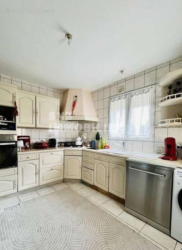 472460824_575275971978179_5836852508794581796_n - Maison à VARS
