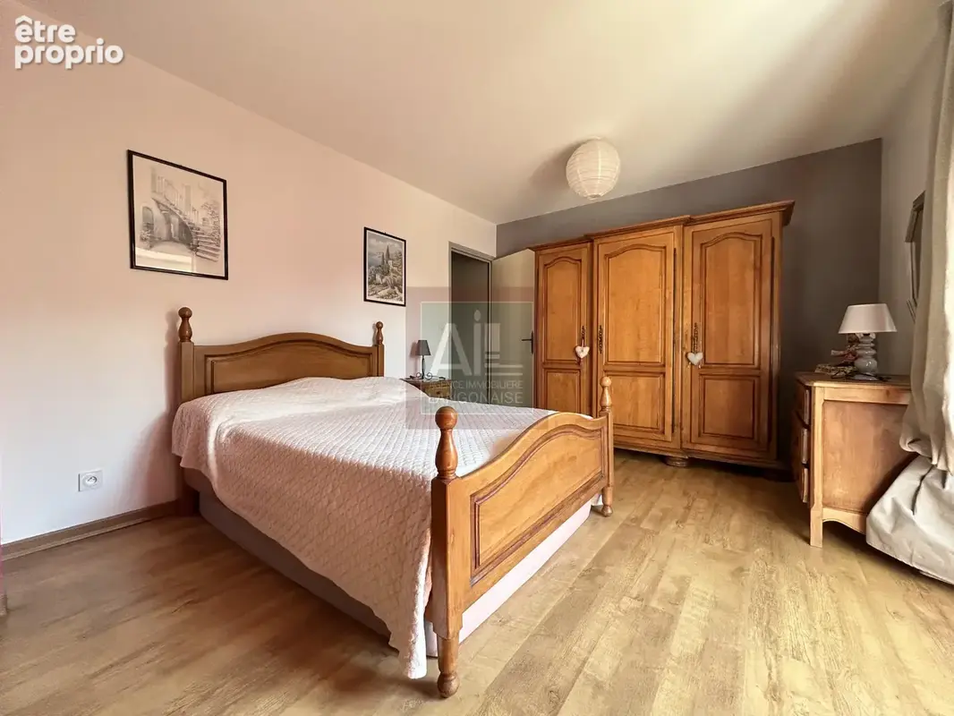 Maison en pierres de 250 m2 entièrement rénovée - photo 7
