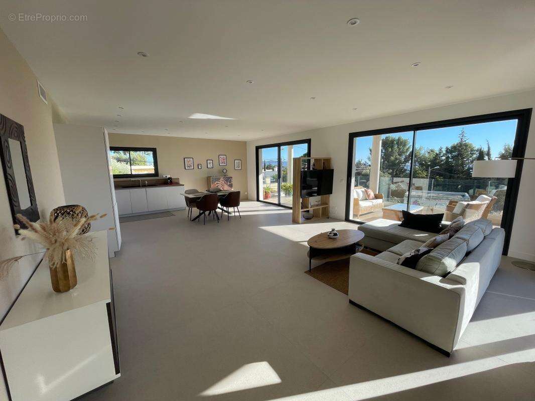 A  vendre superbe appartement de luxe a bandol  83150 cote d azur - photo 3