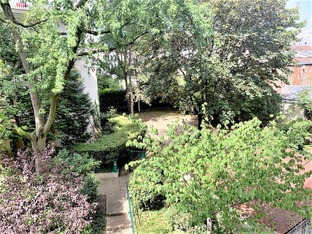 Appartement  4 pièce(s) 93m² + Cave +2 Parkings - photo 6
