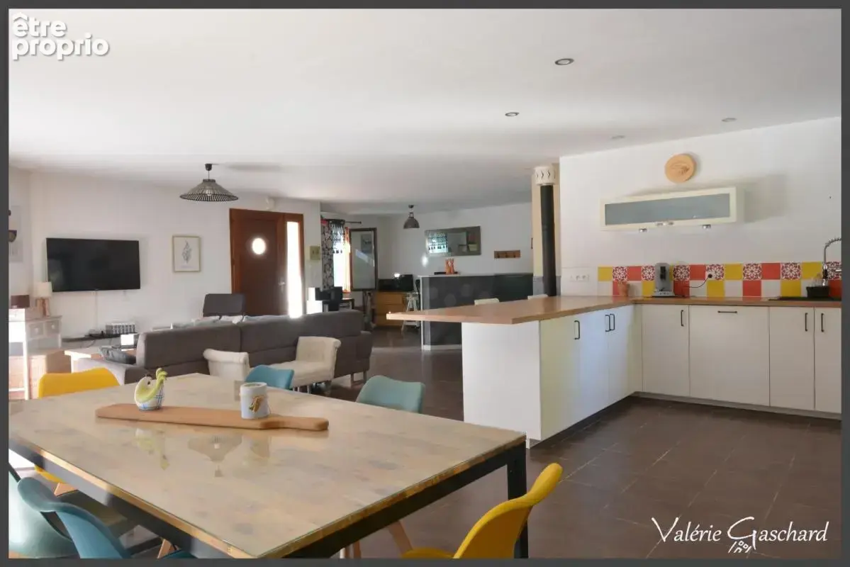 Ménesplet (proche Montpon-Ménestérol) Maison de  130 m² en parfait état - photo 8