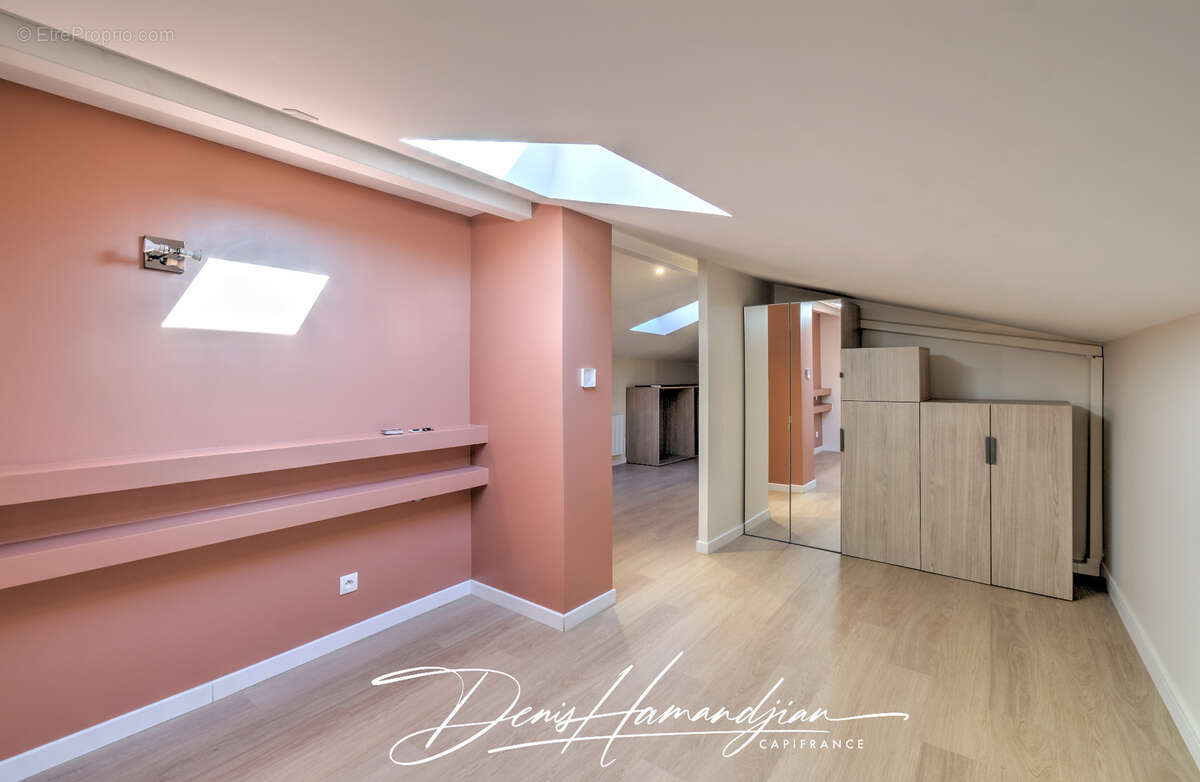 Maison à vendre 5 pièces - 4 Chambres - 122 m2 - FONTAINES SAINT MARTIN (69270) - photo 13