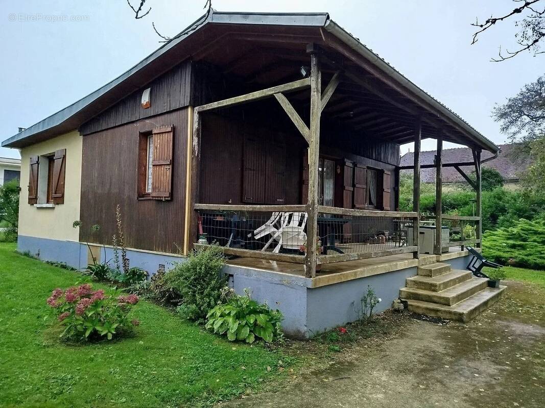 Maison à CHESSY-LES-PRES