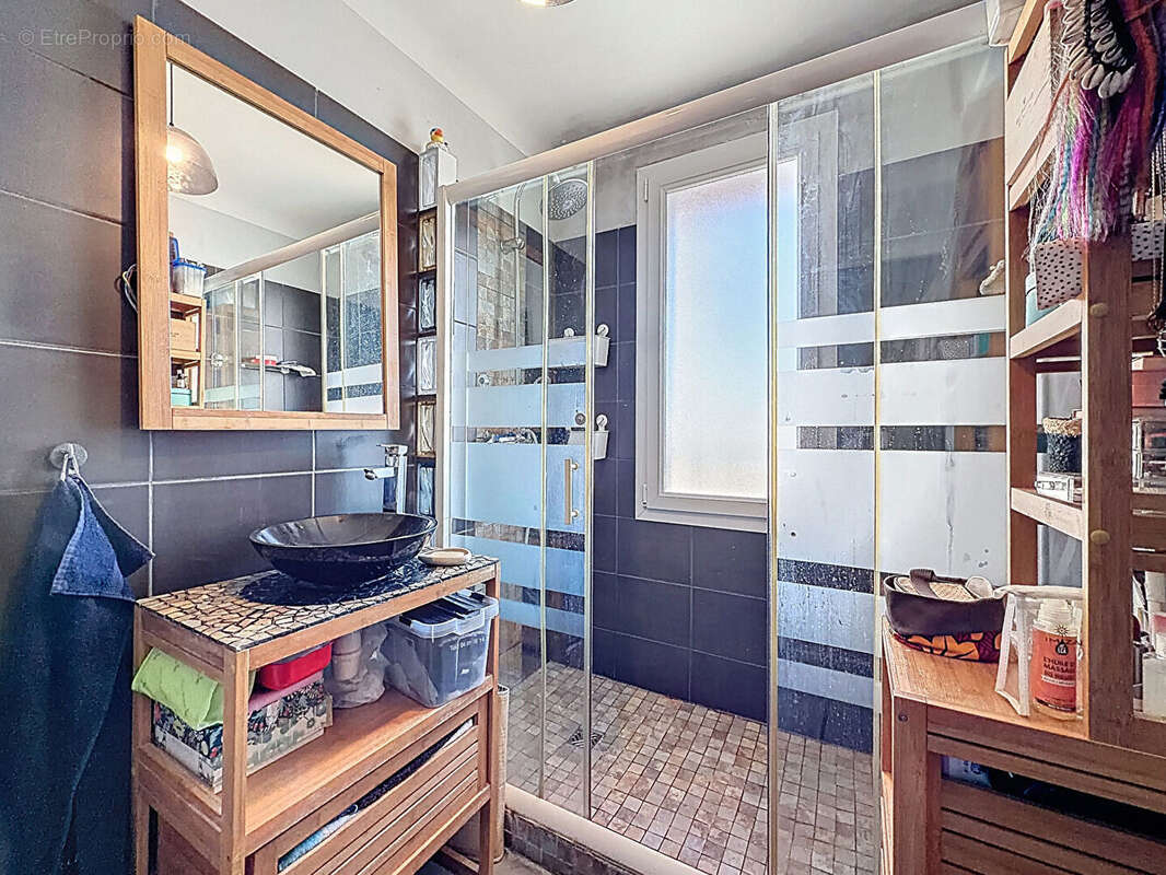 Appartement à MARSEILLE-5E