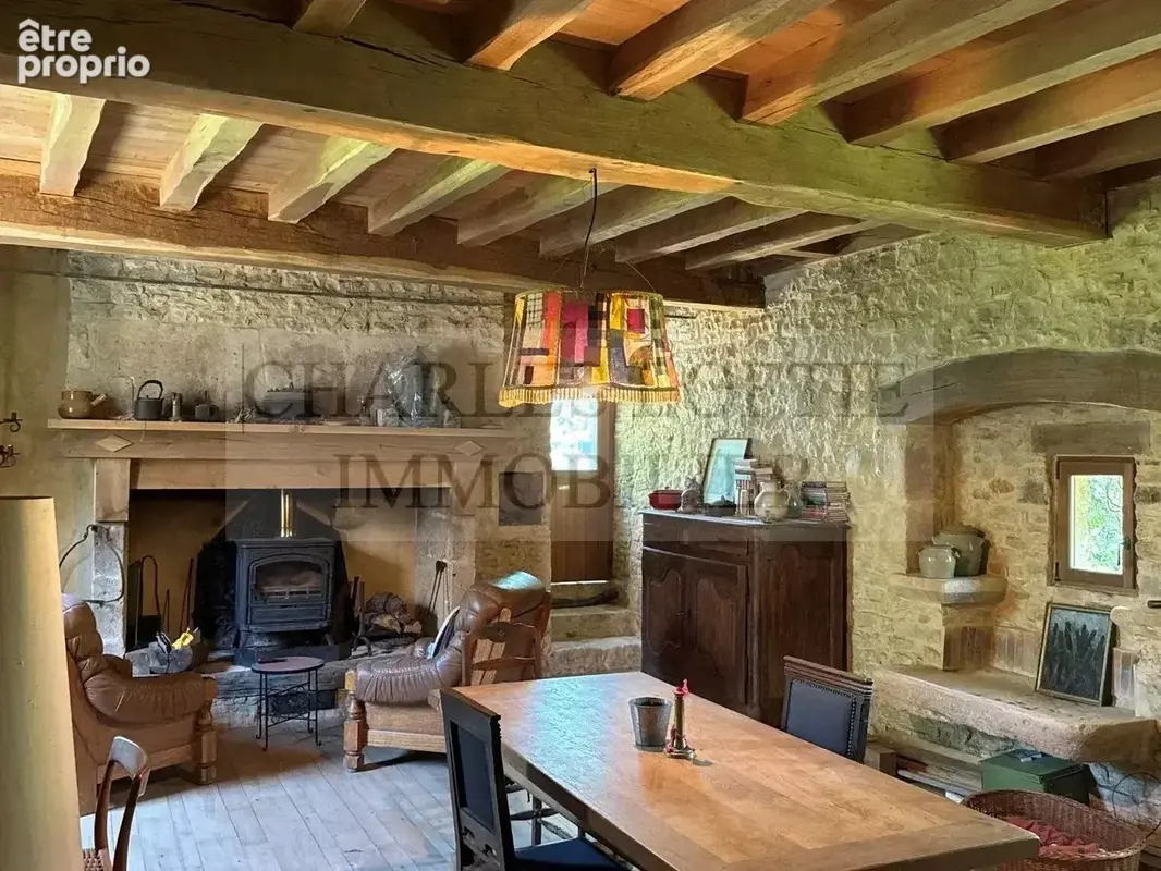 Charmante maison de village en pierre avec terrain arboré de 2400 m² - photo 10