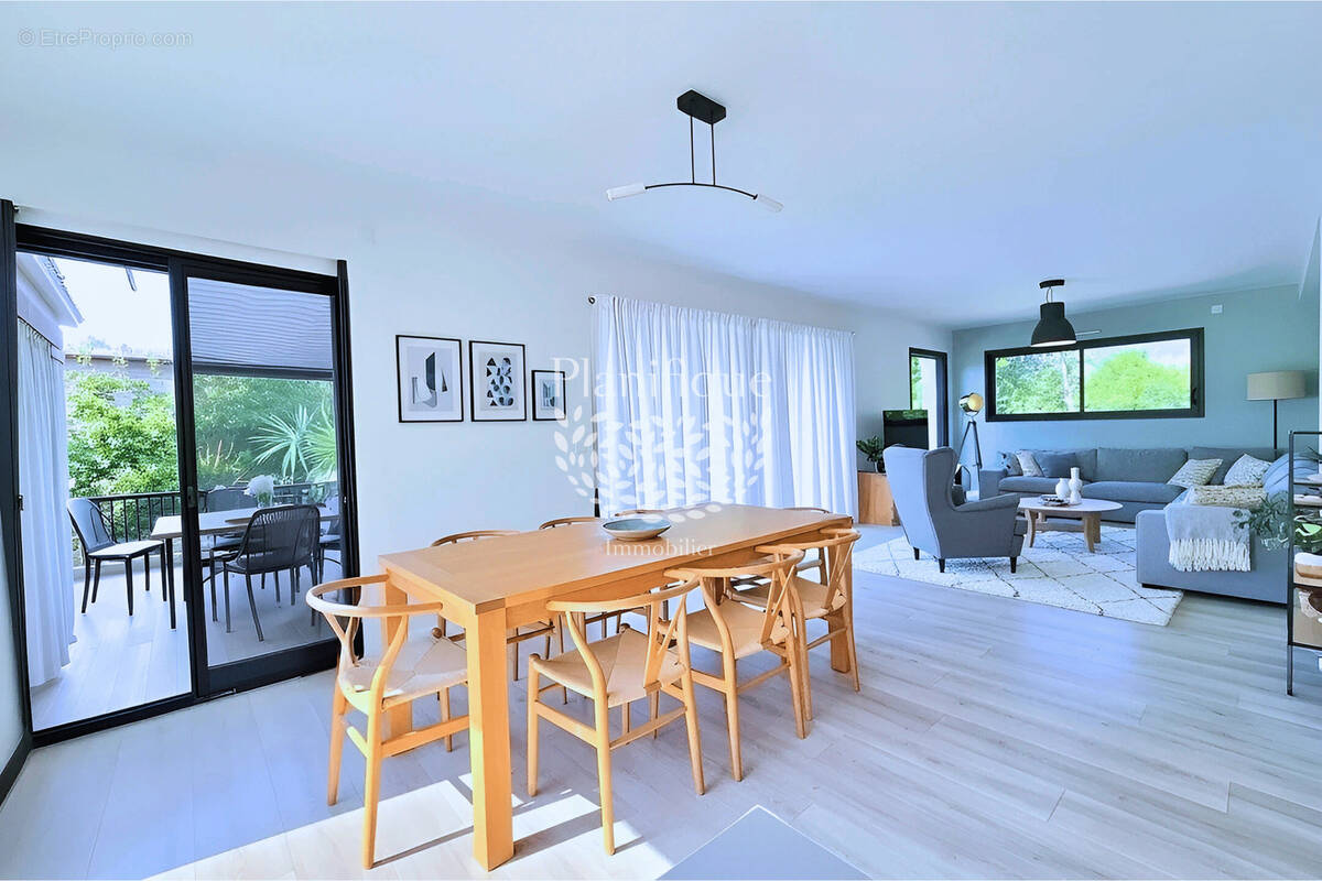 Appartement à FERNEY-VOLTAIRE