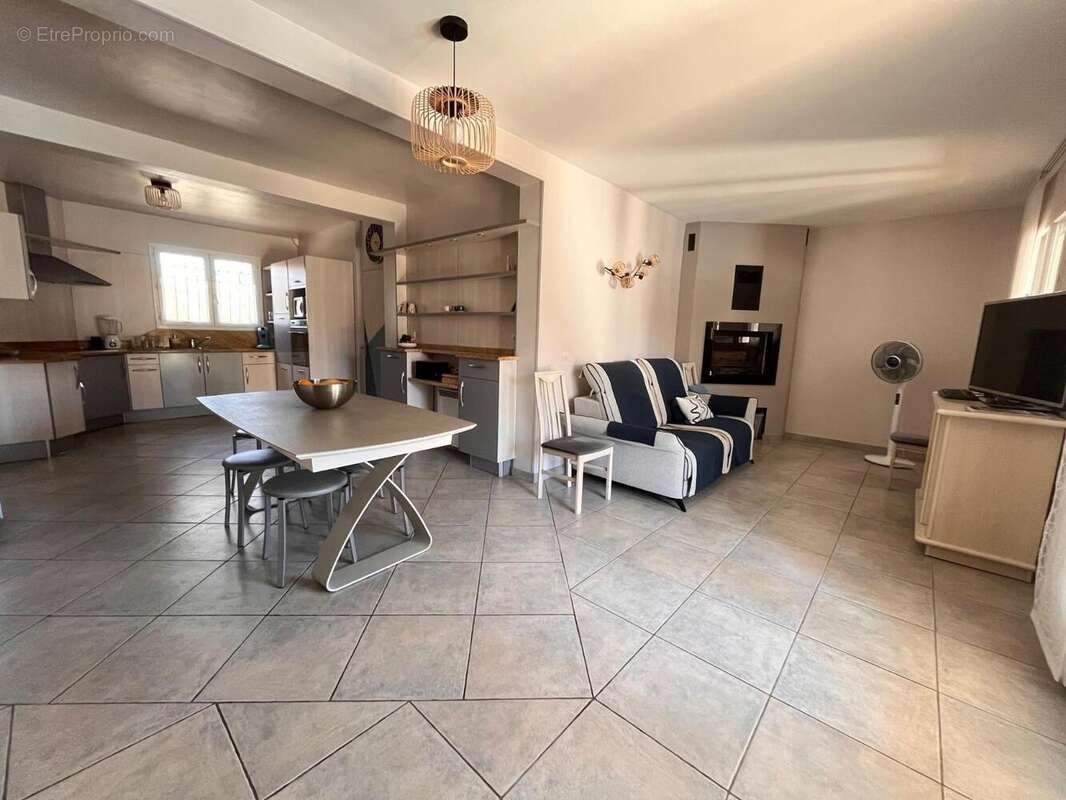   - Maison à TOULOUGES