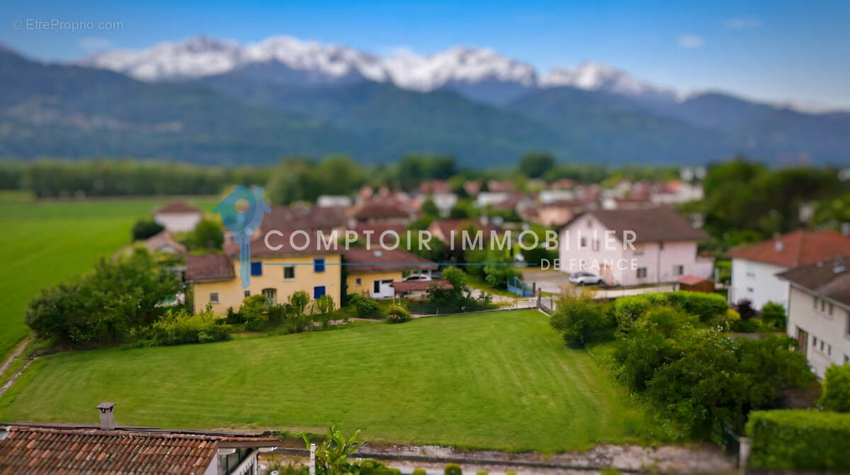 Terrain à CROLLES
