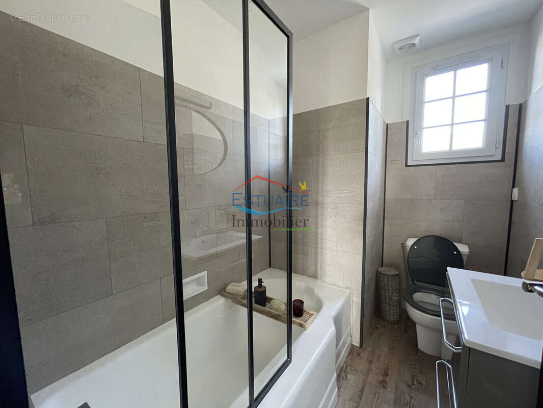 Maison 155 m² à Donges  - photo 9