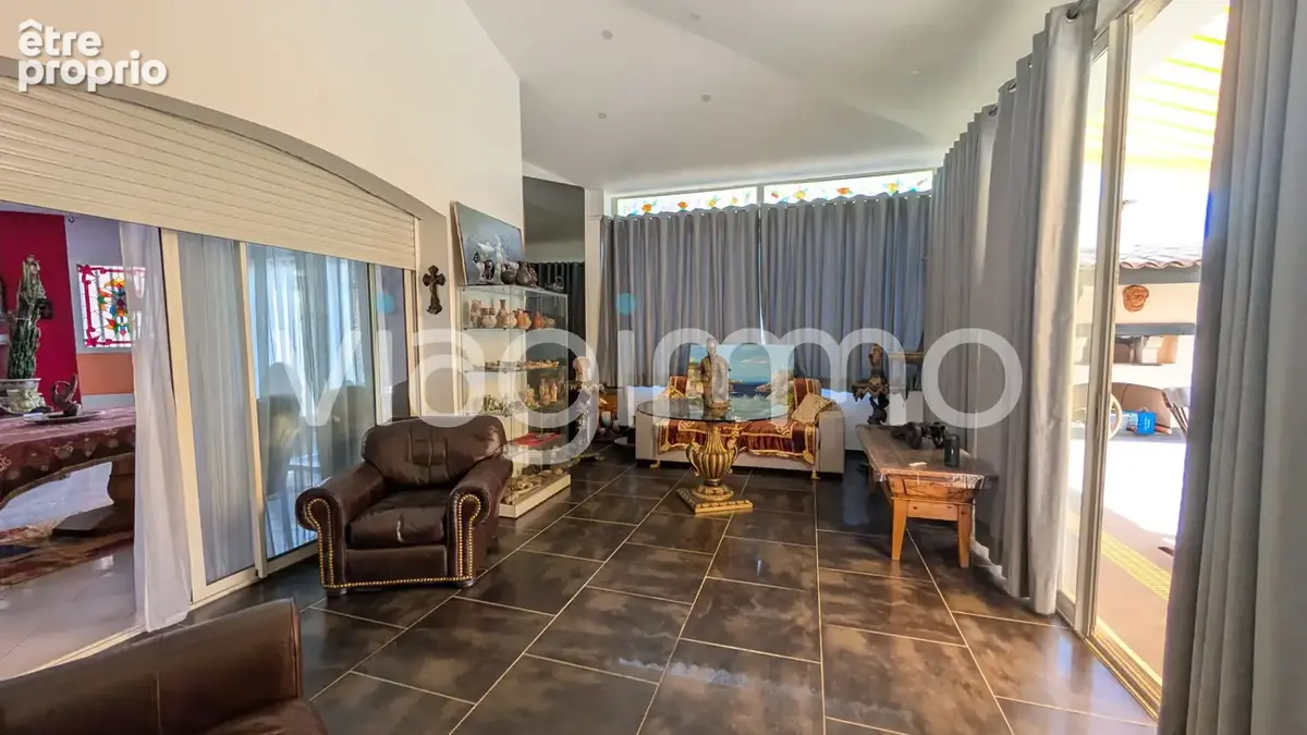Maison Vaullauris- Hauteurs Golfe Juan 4 pièce(s) 132.15 m2 avec belle vue mer - photo 8