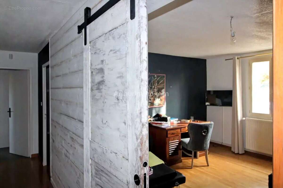 Maison à CHAZEY-BONS