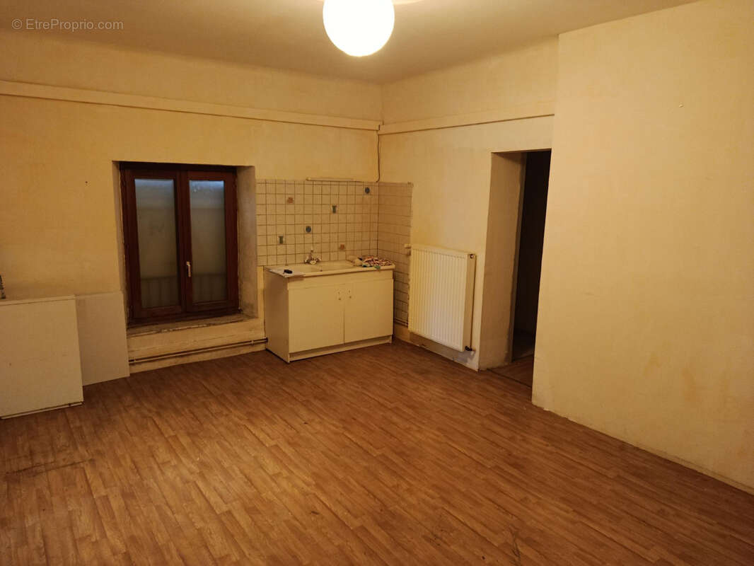 Appartement à VIC-SUR-SEILLE