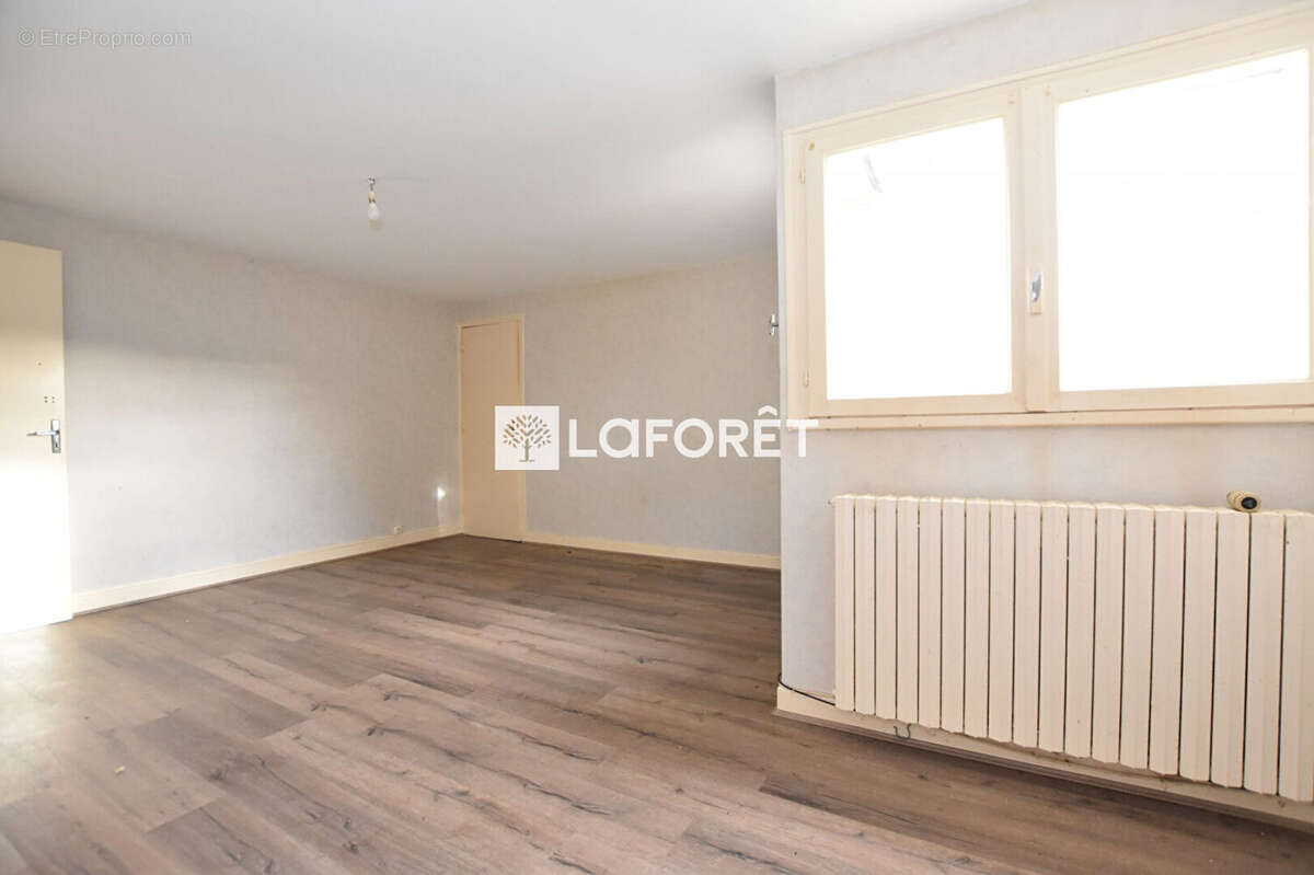 Maison à ARPAJON-SUR-CERE