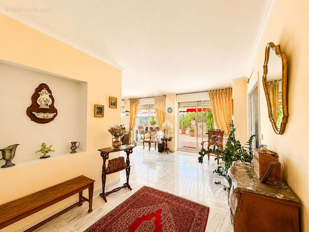 Appartement à LE CANNET