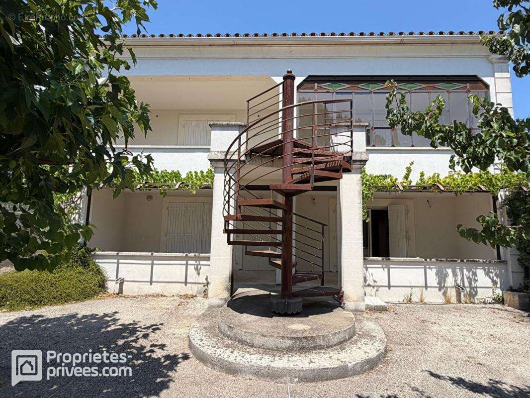 Maison à LE PONTET