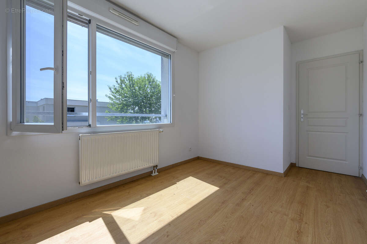 STRASBOURG NEUHOF STÉÂHNIE - Duplex 5 pièces de 98m2 avec terrasse, parking et garage - photo 11