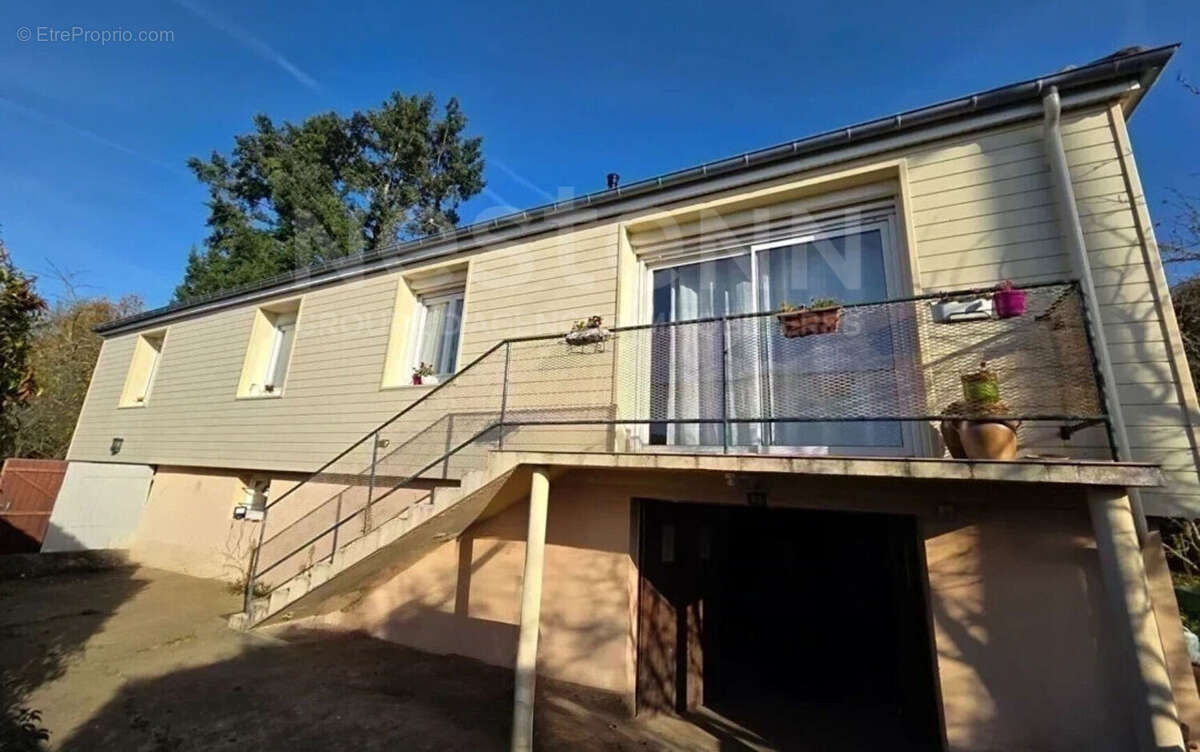 Maison à SAINTE-JAMME-SUR-SARTHE