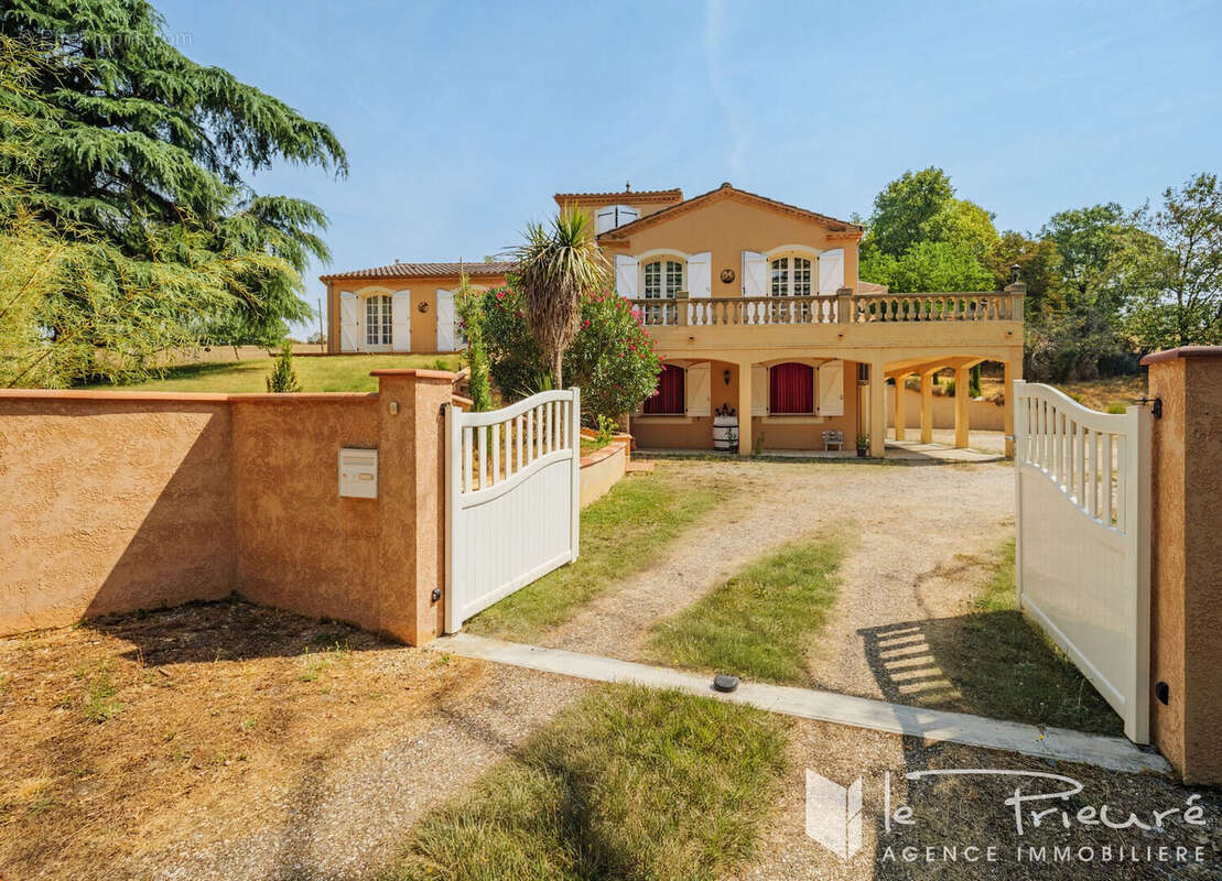 À 10 minutes d'Albi, maison familiale de plus de 200 m² avec vue dégagée sur la campagne - photo 18