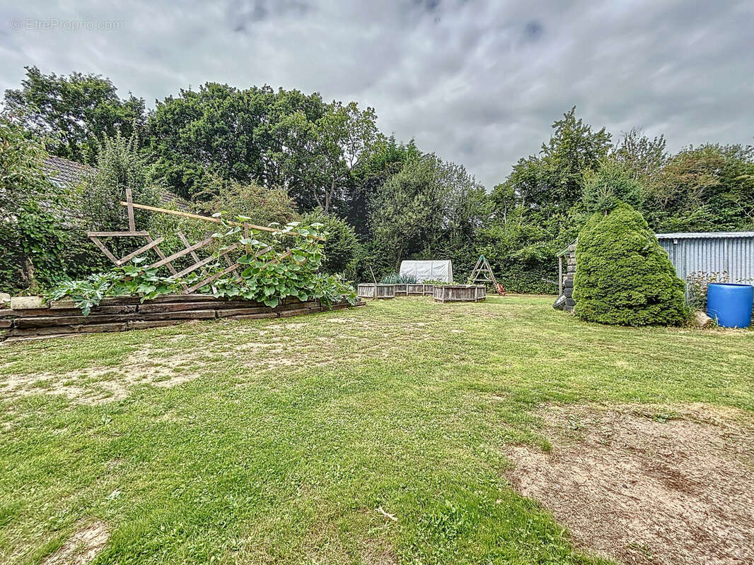 Maison à SAINT-JACQUES-DE-NEHOU