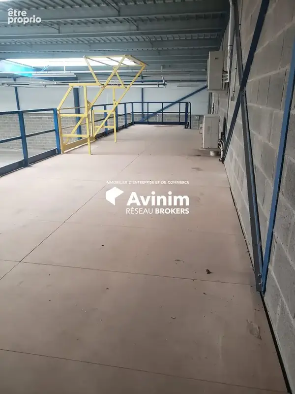 Commerce 1 500 m² à vendre à Magny-En-Vexin (95420) - photo 3