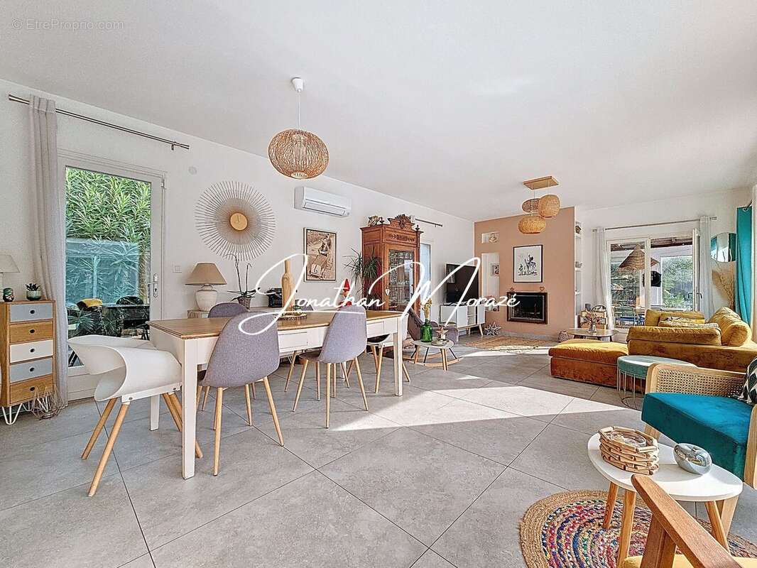 Maison à SAINT-LAURENT-DE-LA-SALANQUE