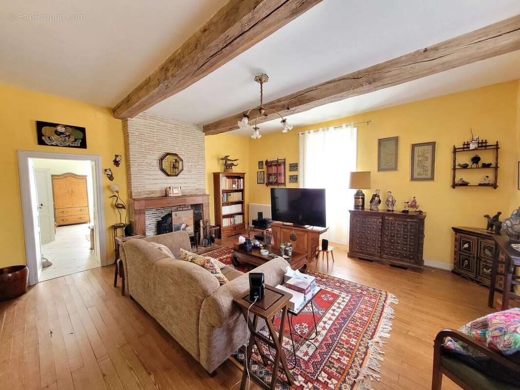 Maison à FARGUES-SUR-OURBISE