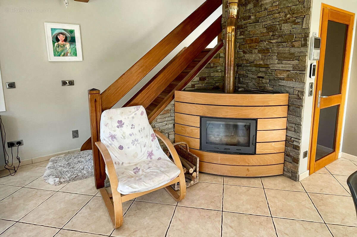 Maison à MONTAGNOLE