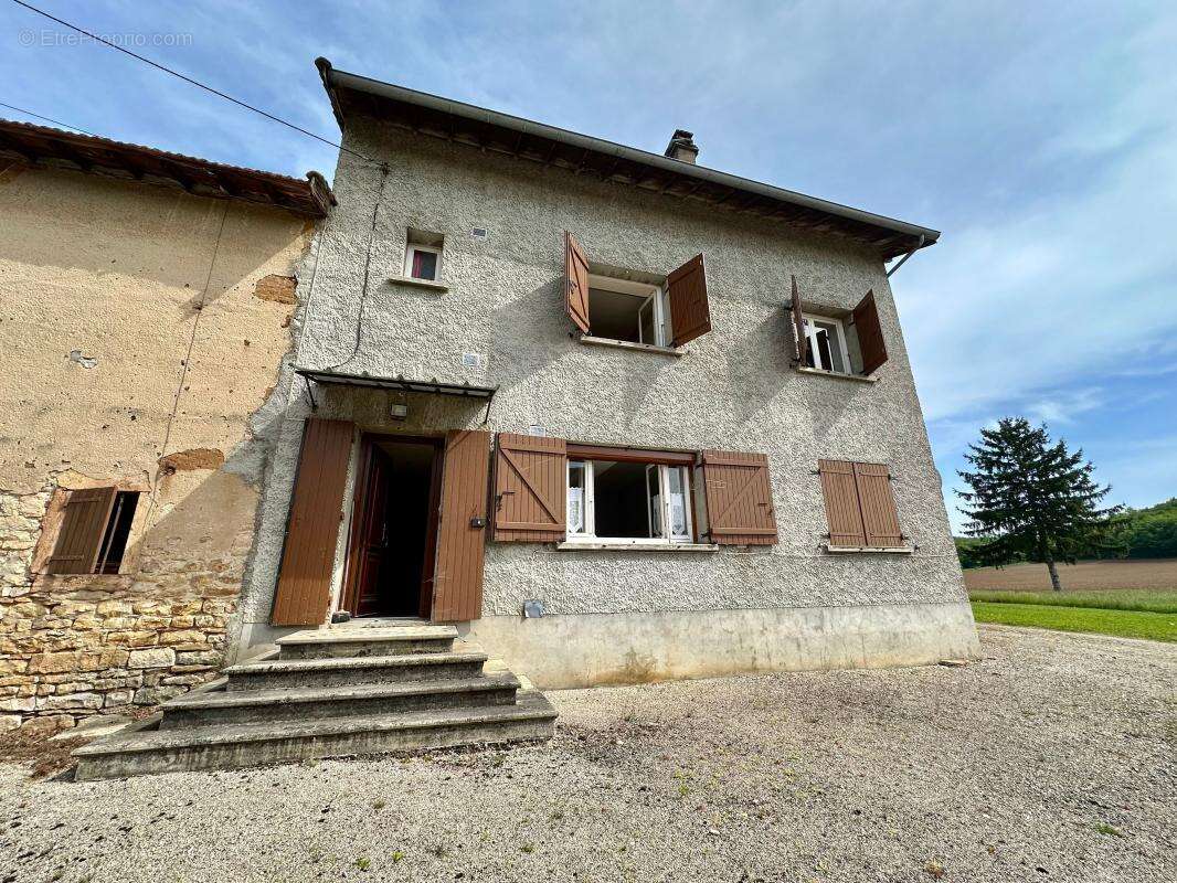 CHAMAGNIEU – Maison ancienne vendue rénovée - photo 2