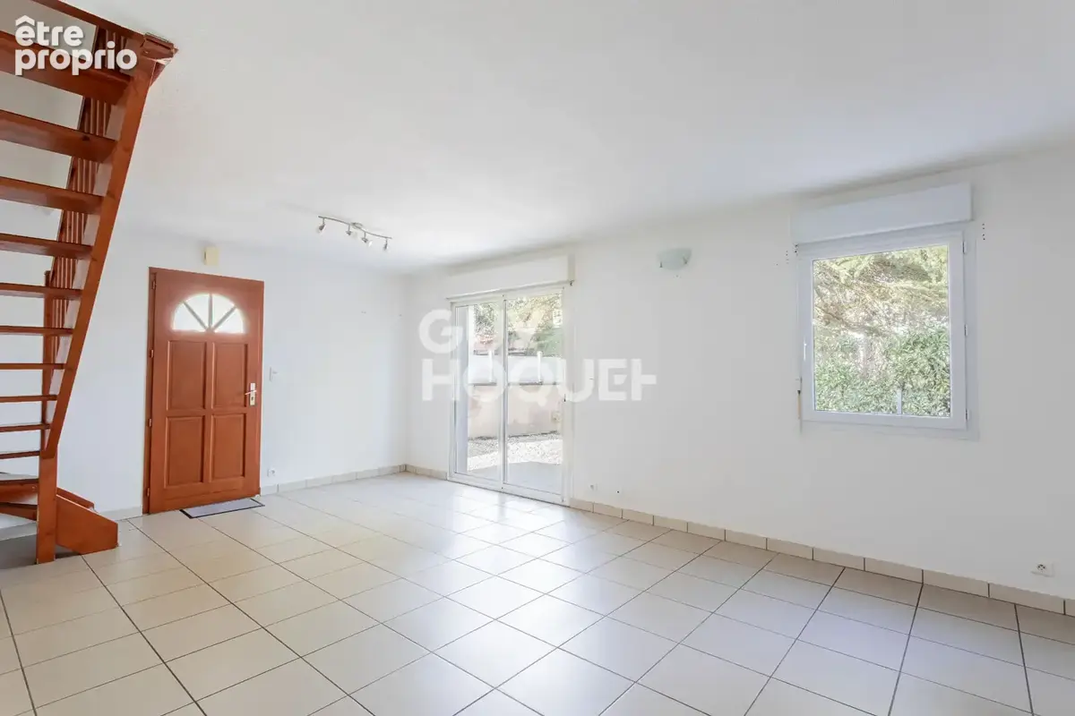 Maison de ville avec jardinet, rare à la vente ! - photo 4