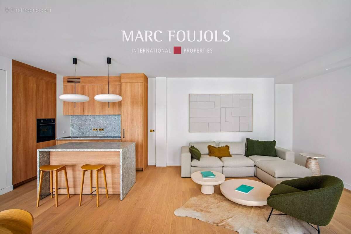 Appartement à PARIS-8E