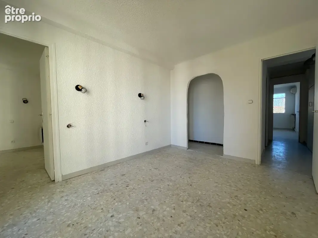 Vente appartement T4 avec balcon, cave et place de parking sécurisée, 66000 Perpignan, quartier de la gare. - photo 10