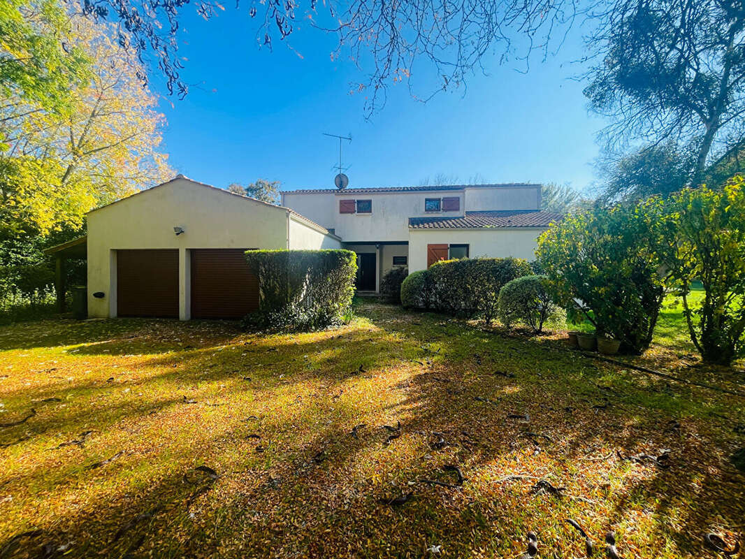 Maison à COMMEQUIERS