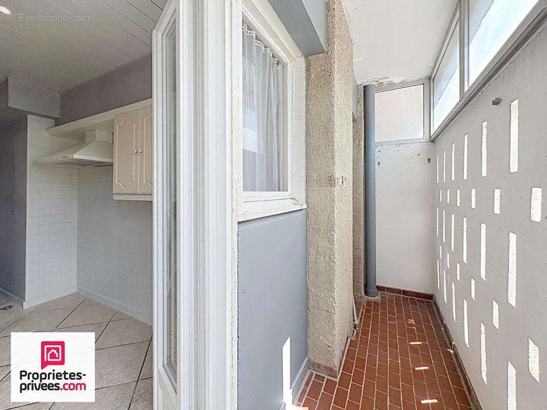 Marseille Appartement T4 st tronc balcons cave et stationnement - photo 11