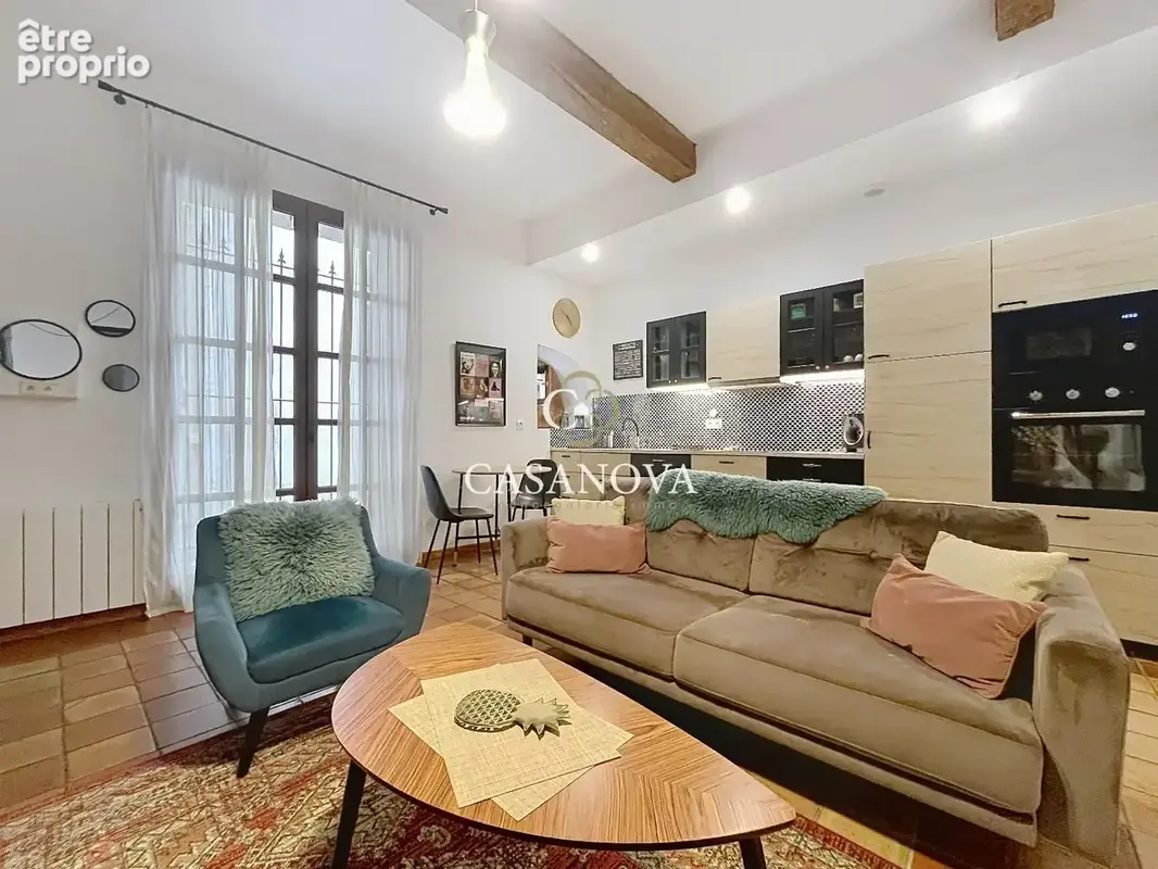 PEZENAS  Charme de l'ancien et rénovation de qualité au cur du centre historique - photo 6